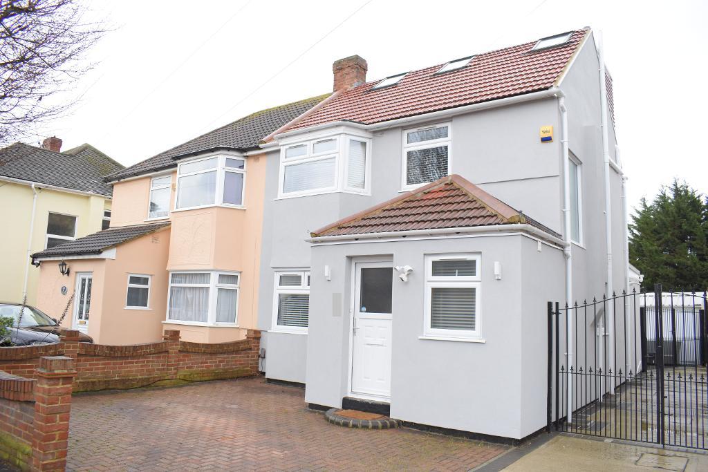 Warren Drive, Elm Park, Essex, RM12 4QX