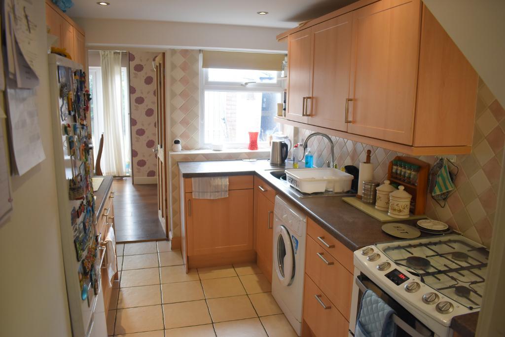 3 Bedroom SemiDetached For Sale in Simpson Road, South Hornchurch