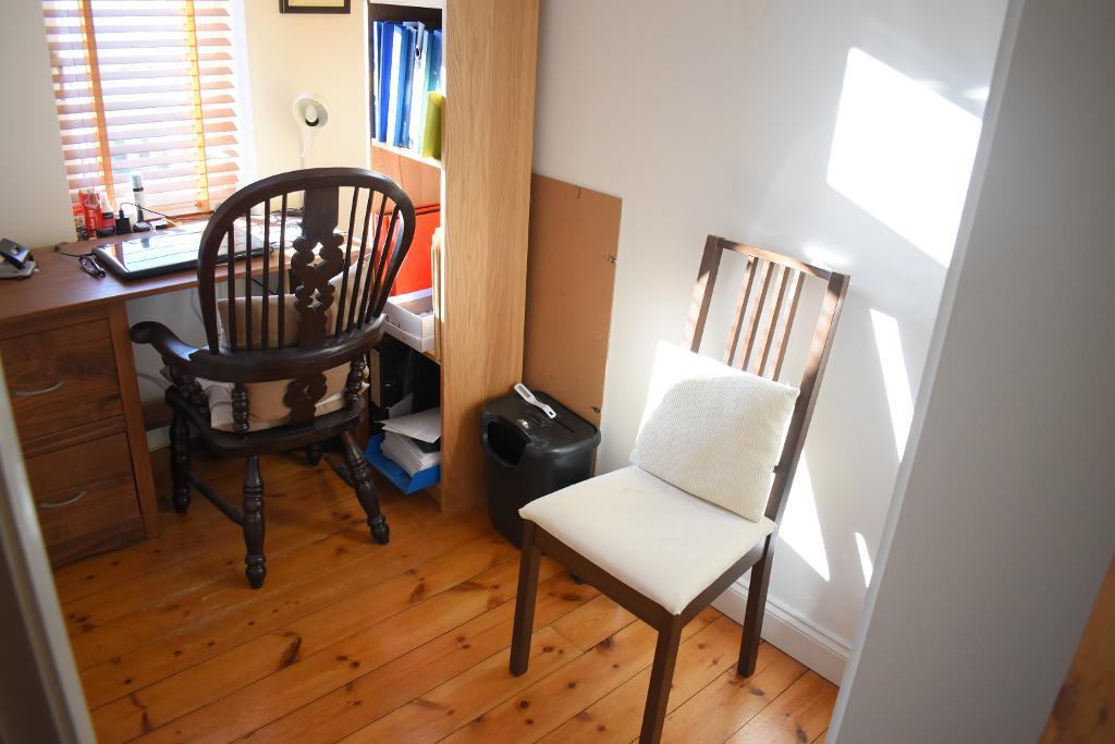 3 Bedroom End Terraced For Sale in Hornchurch Road, Hornchurch, Essex