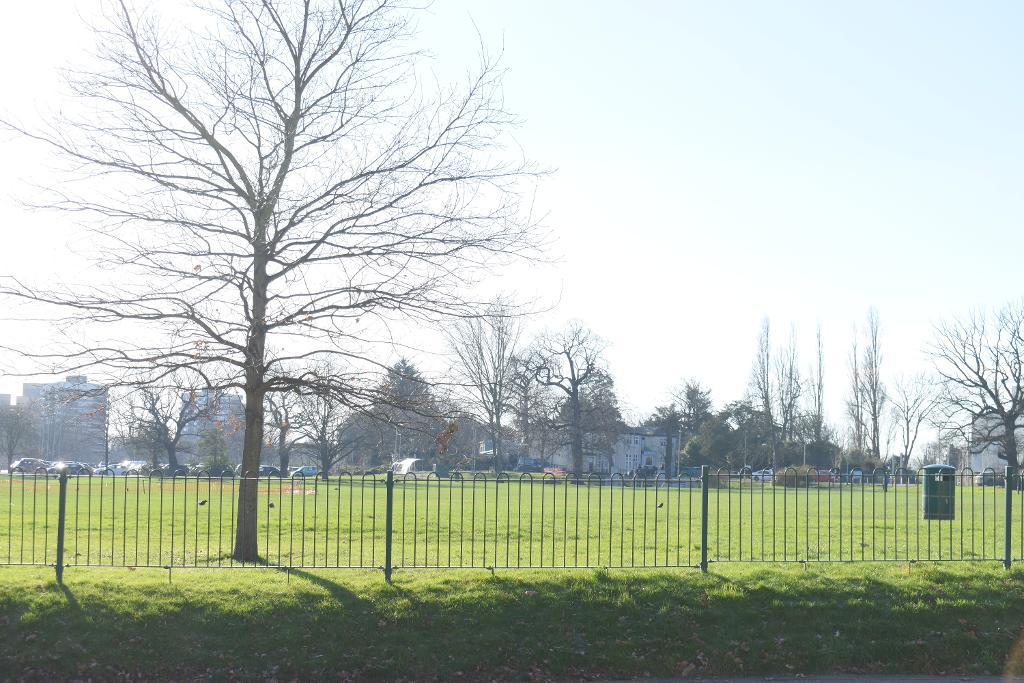 3 Bedroom End Terraced For Sale in Hornchurch Road, Hornchurch, Essex