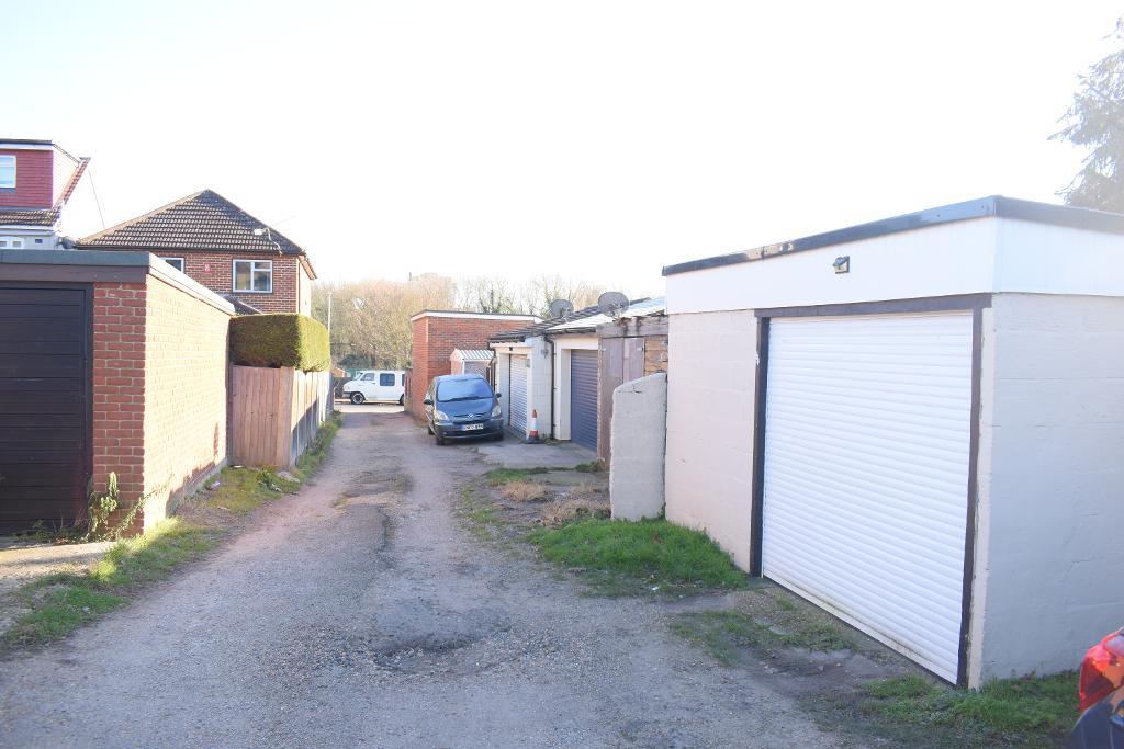 3 Bedroom End Terraced For Sale in Hornchurch Road, Hornchurch, Essex