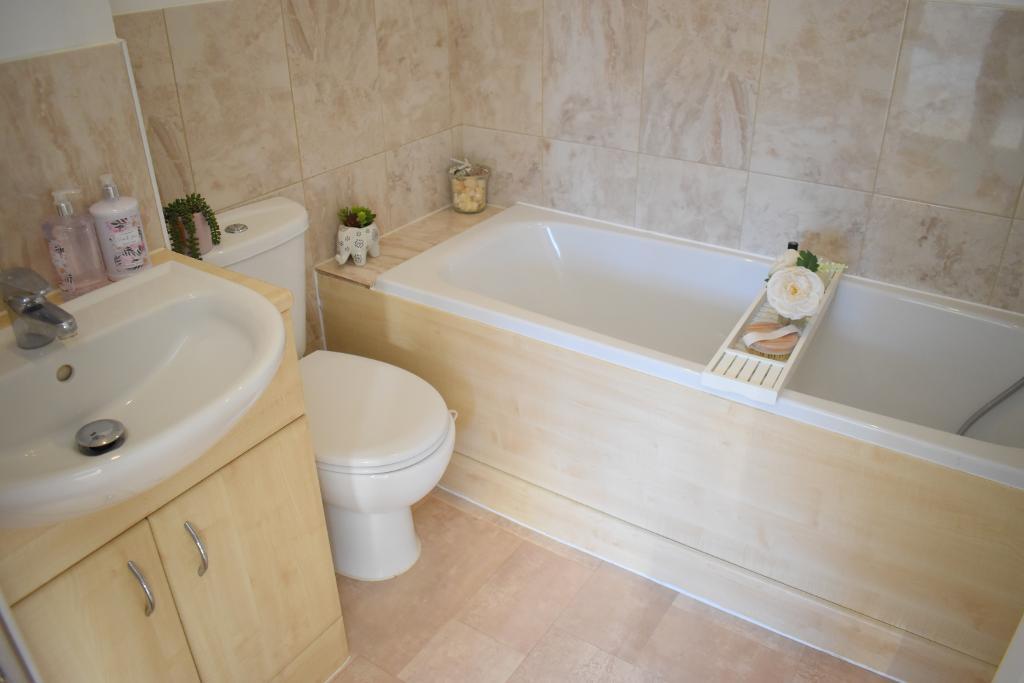 2 Bedroom Terraced For Sale in Bancroft Chase, Hornchurch, Essex, RM12