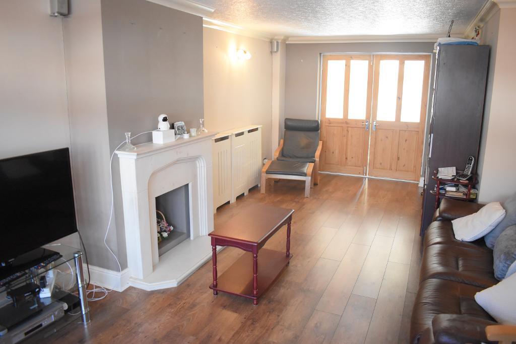 3 Bedroom SemiDetached For Sale in Simpson Road, South Hornchurch