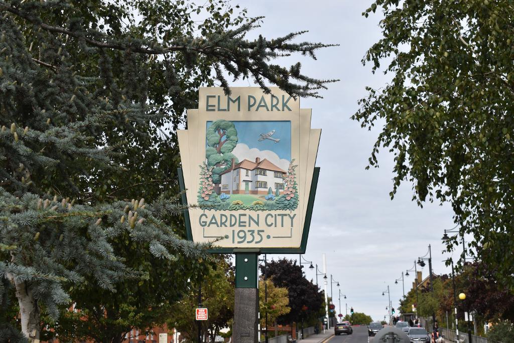 3 Bedroom Terraced For Sale in Elm Park Avenue, Elm Park, Hornchurch