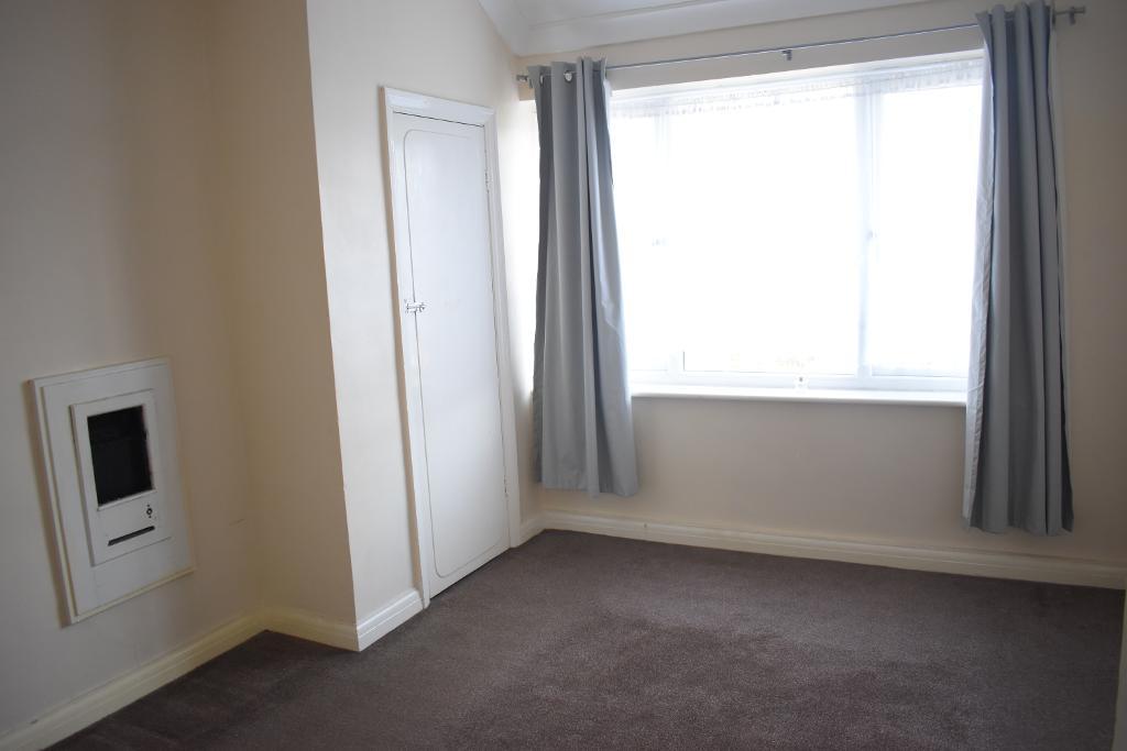 3 Bedroom Terraced For Sale in Northwood Avenue, Elm Park, Essex, RM12 4PU Readings Property
