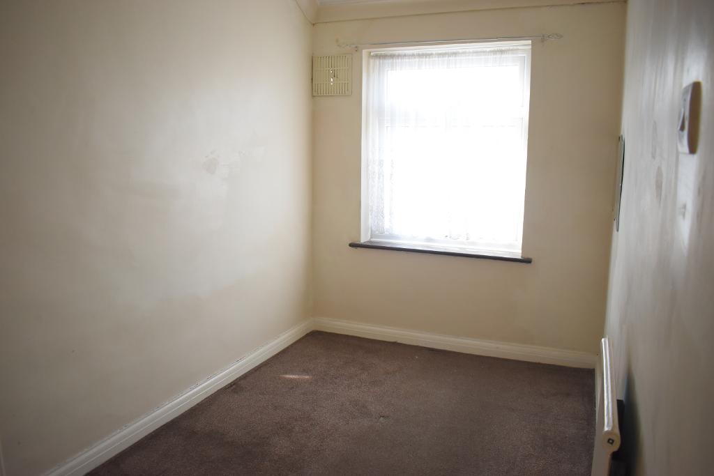 3 Bedroom Terraced For Sale in Northwood Avenue, Elm Park, Essex, RM12 4PU Readings Property
