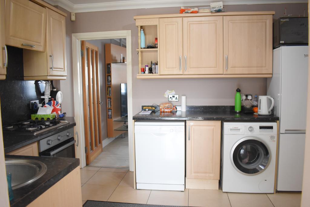 2 Bedroom Terraced For Sale in Diban Avenue, Elm Park, Hornchurch