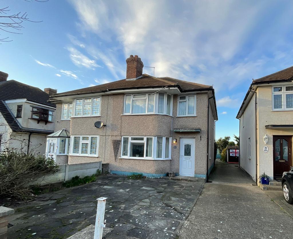 Benhurst Avenue, Elm Park, Hornchurch, Essex, RM12 4QP