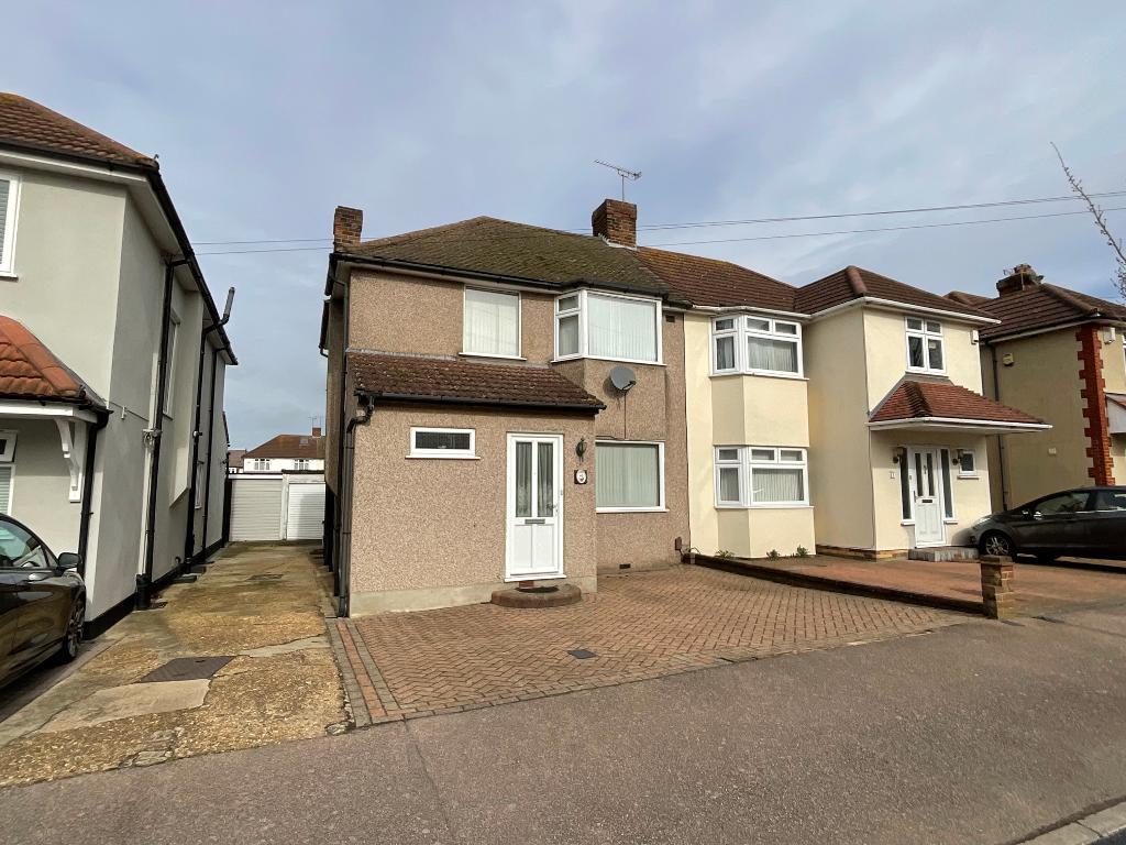 Eyhurst Avenue, Elm Park, Hornchurch, Essex, RM12 4RB