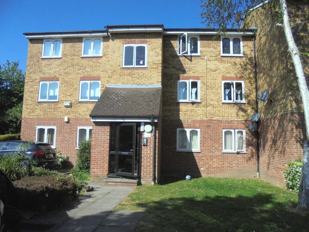 Frazer Close, Romford, Essex, RM1 2DG
